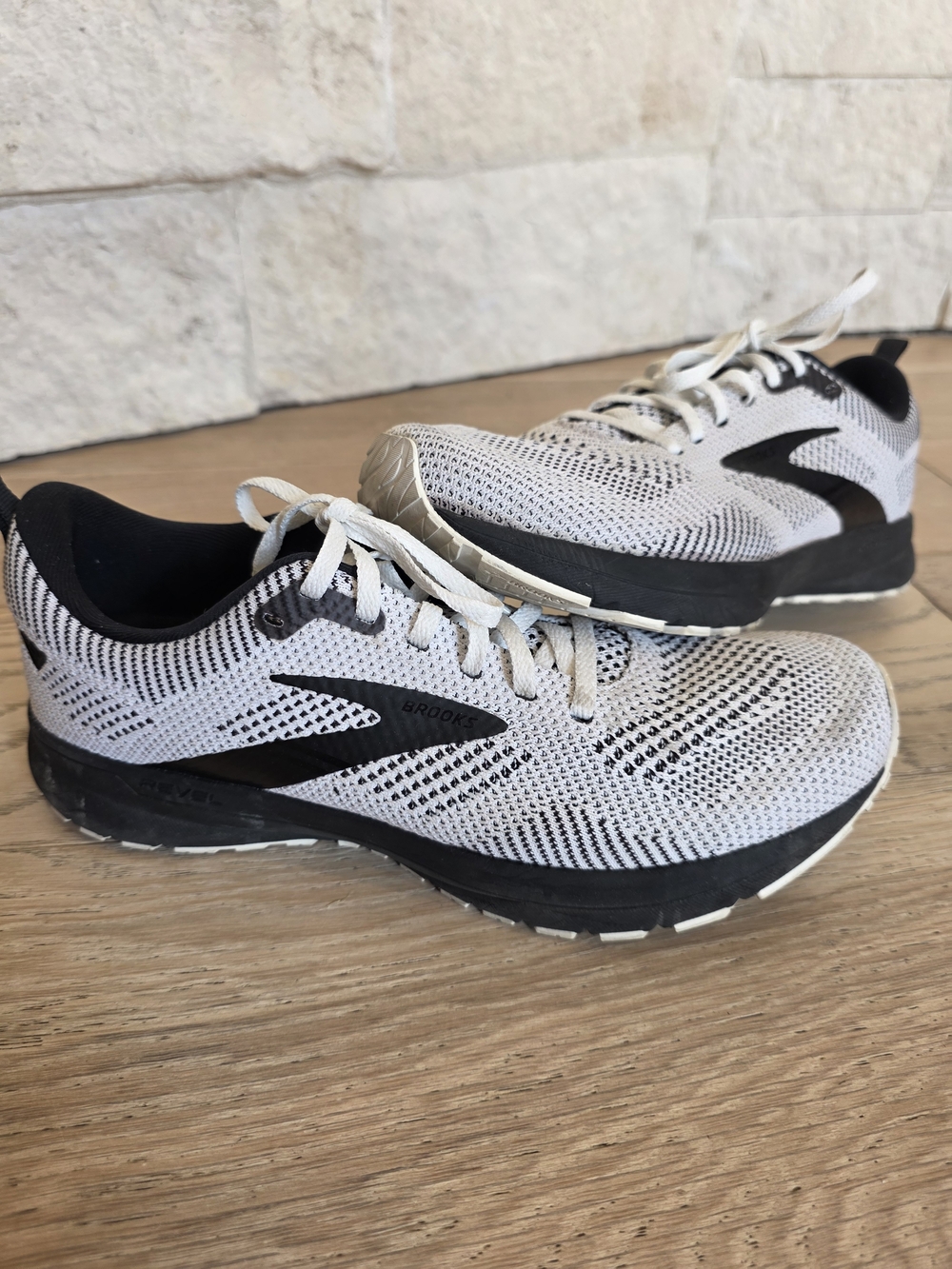 Brooks Womens White and Black Knit Running Shoes